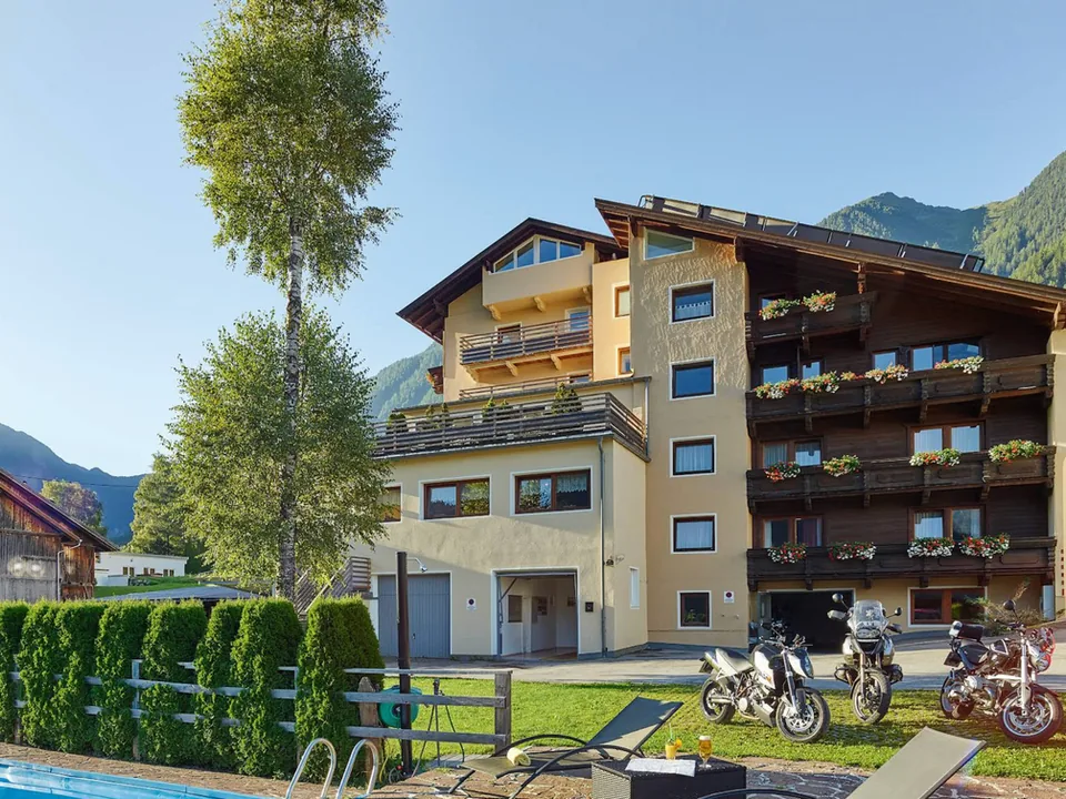 Gasthof Hotel Post in Sautens